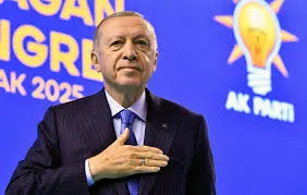 MEB’in Yeni Lise Modeli Taslağı Askıya Alındı: Erdoğan’dan Revizyon Talimatı