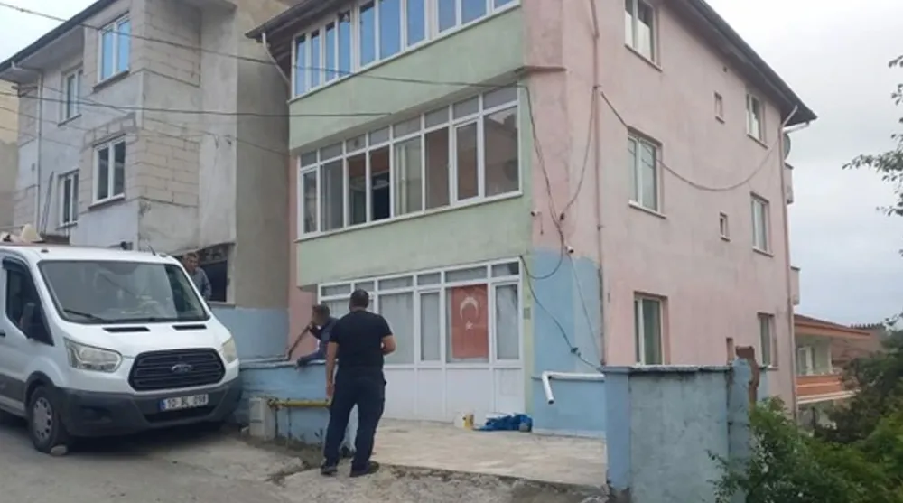 Korkunç Cinayet! Balıkesir’de Kiracı Baltayla Öldürüldü, Ev Sahibi ve Eşi Tutuklandı