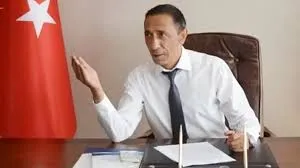 Oğuz Özat, yorum yazan öğretmene böyle isyan etti