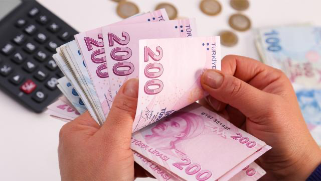 Öğretmenlerin ek ders ücreti ve maaş tabloları belli oldu! Hangi öğretmen kaç TL maaş alacaksın?
