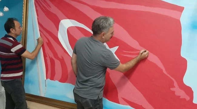 Öğretmenler ve öğrencileri, 6 ayda 36 bin şehidin adını yazarak bayrak yaptılar