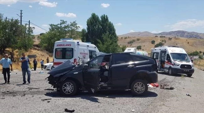 Tunceli’de trafik kazası: Öğretmen, eşi ve çocuğu öldü, 15 yaralı