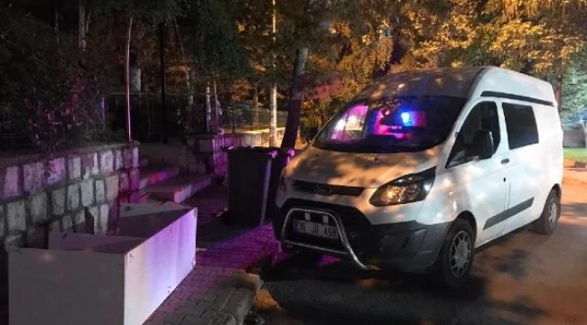 Telefonla konuşurken 3. kattan düşen emekli öğretmen hayatını kaybetti 