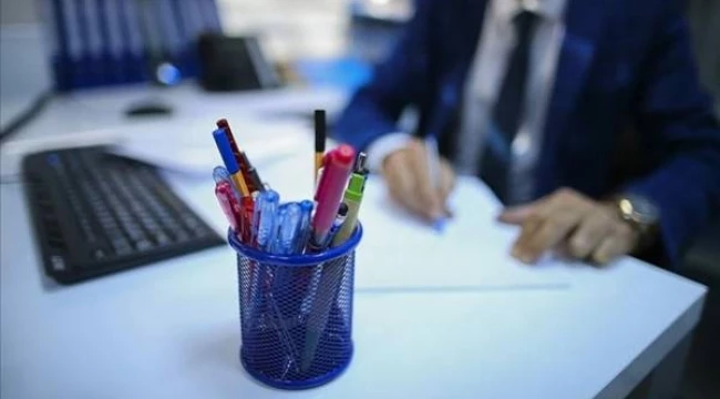Sözleşmeli Personel Ücretlerin Tespitine İlişkin Cumhurbaşkanı Kararı Yayımlandı