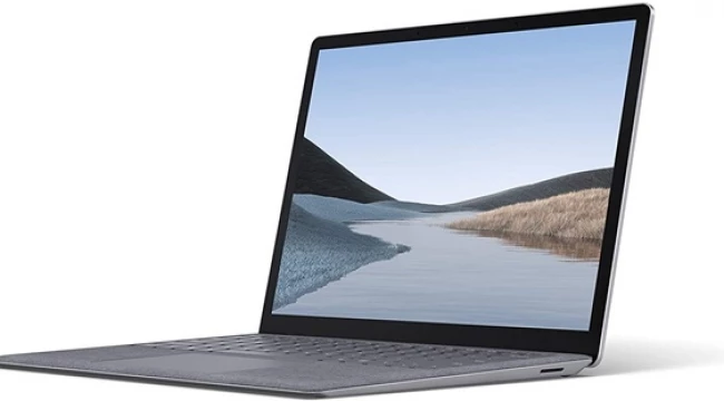 Almanya Bütün Öğretmenlere Ücretsiz Laptop Dağıtacak