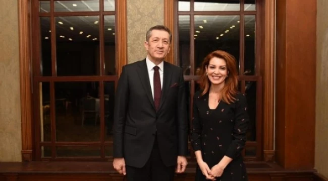 Nagehan Alçı