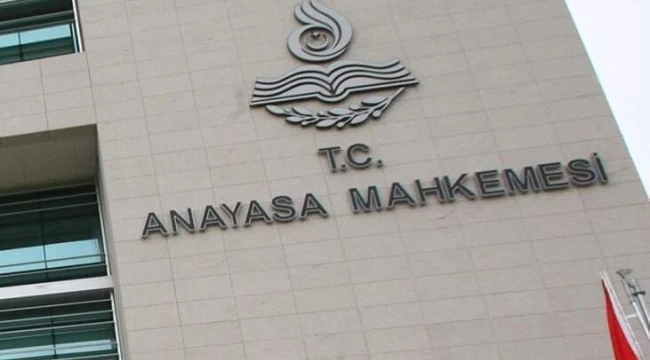 Anayasa Mahkemesi AYM, Sendikanın Eylem Kararıyla Eyleme Katılan Öğretmenlere Verilen Cezayı Haksız Buldu