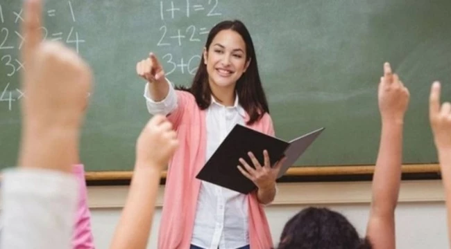 Öğretmenlere maaş zammı için sendikadan 2 günlük iş bırakma kararı