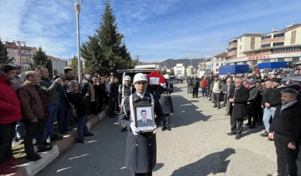 Depremde ölen Yasemin ve Merve öğretmen toprağa verildi